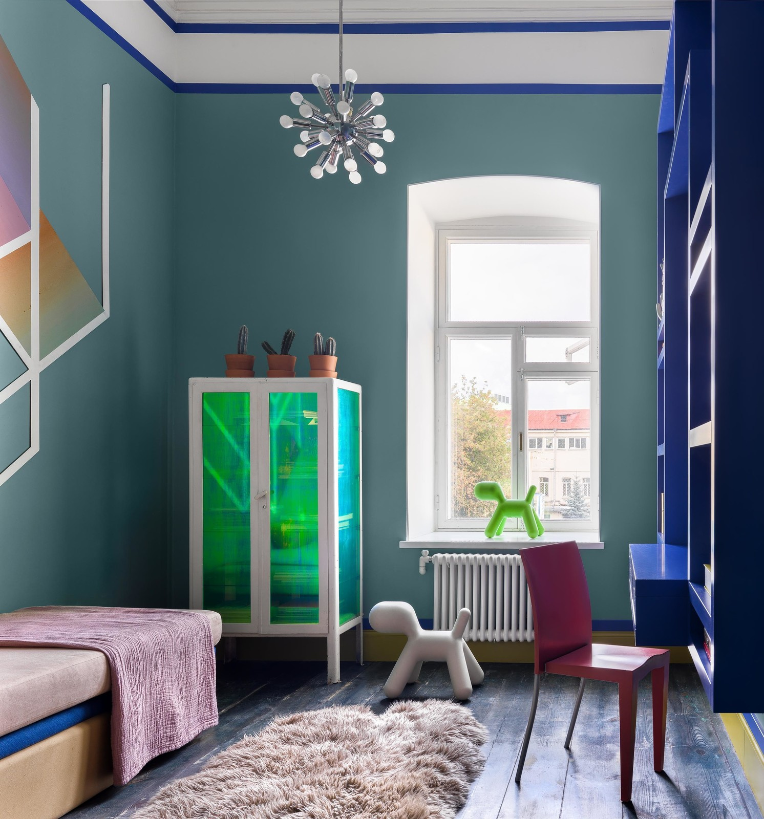 Bright apartment with a very bold design