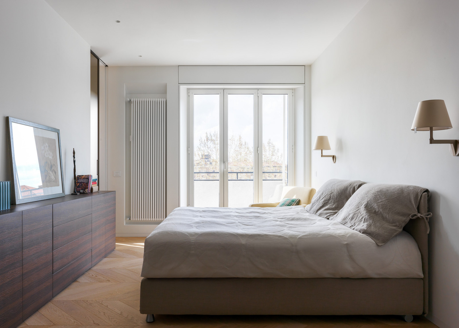 Minimalist italian apartment
