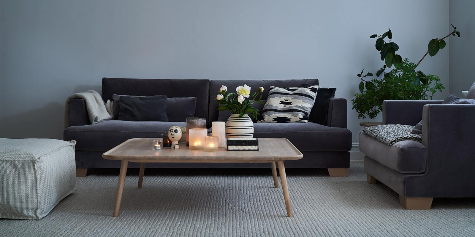 Обложка проекта: Антрацитовый диван