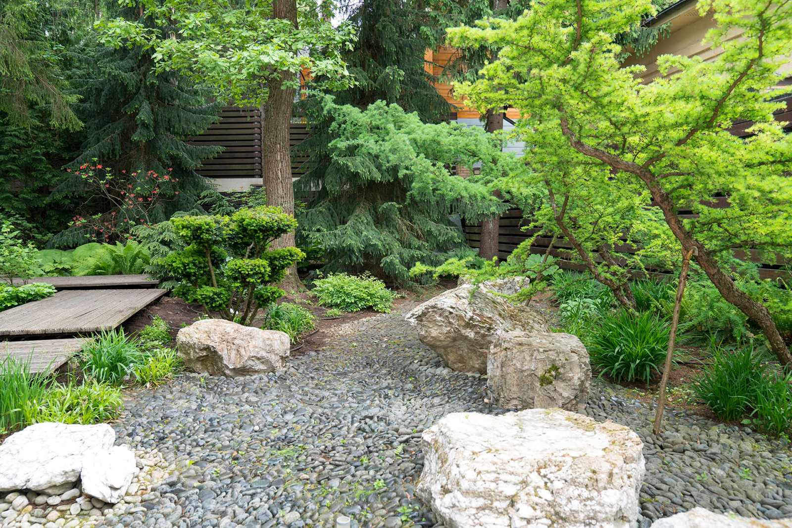 Сад с японским характером в КП  "Ландшафт", Усово 2010 г