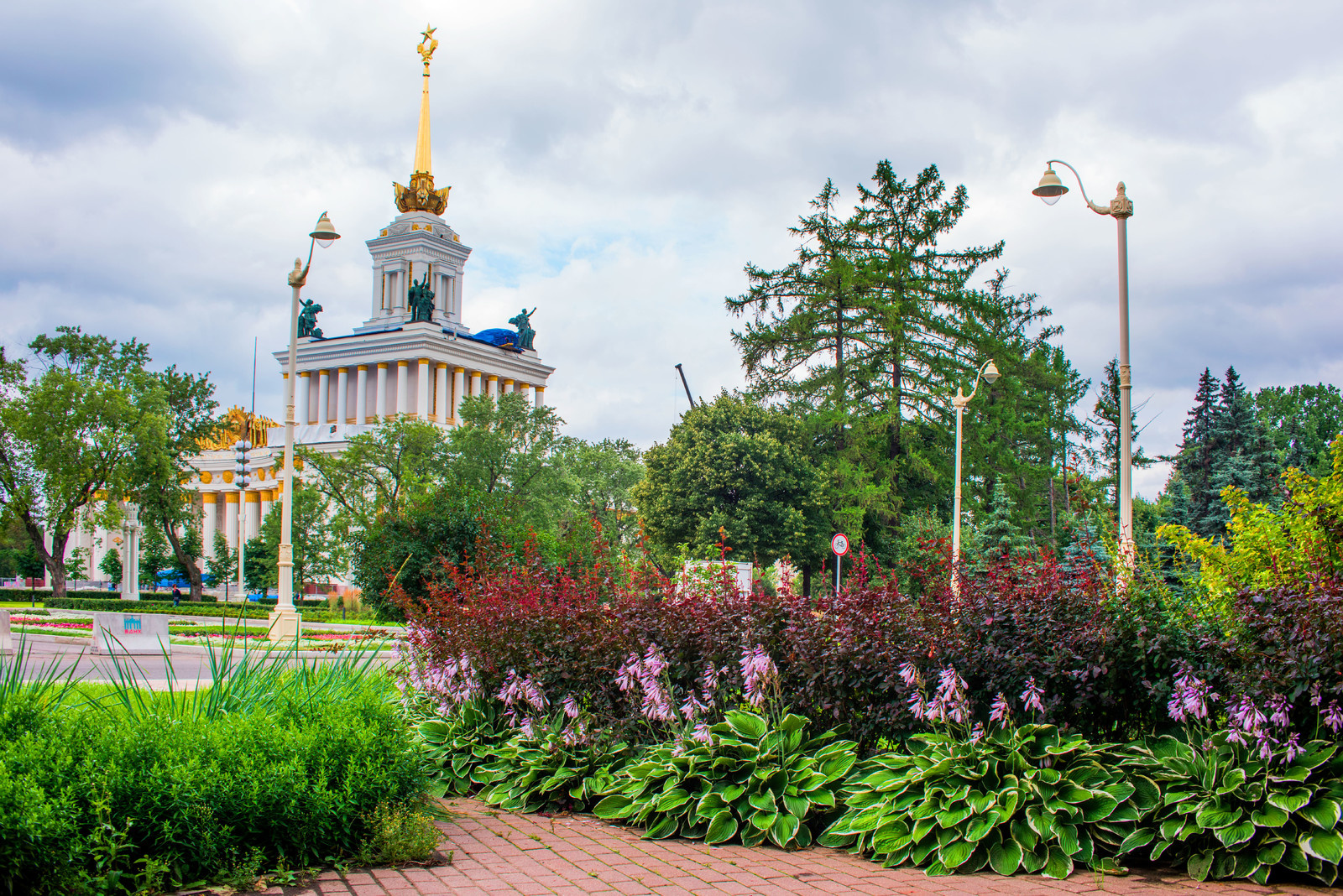 ЛАНДШАФТНЫЙ ПАРК ВДНХ Г.МОСКВА