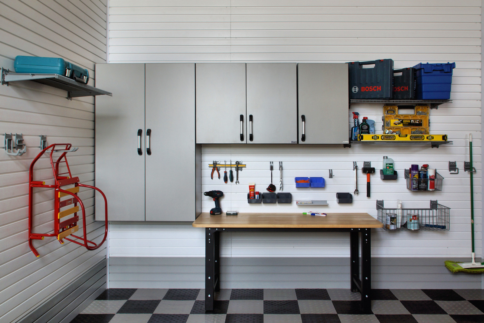 Как нам обустроить гараж