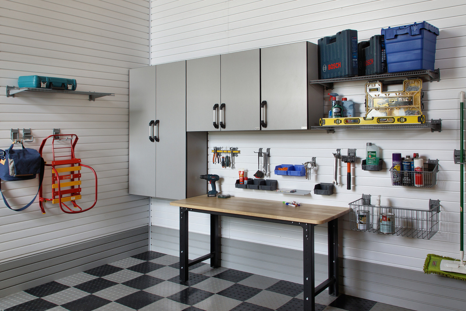 Как нам обустроить гараж