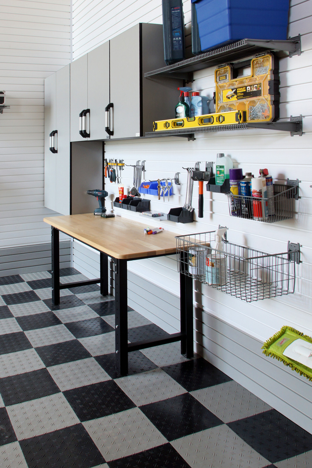 Как нам обустроить гараж