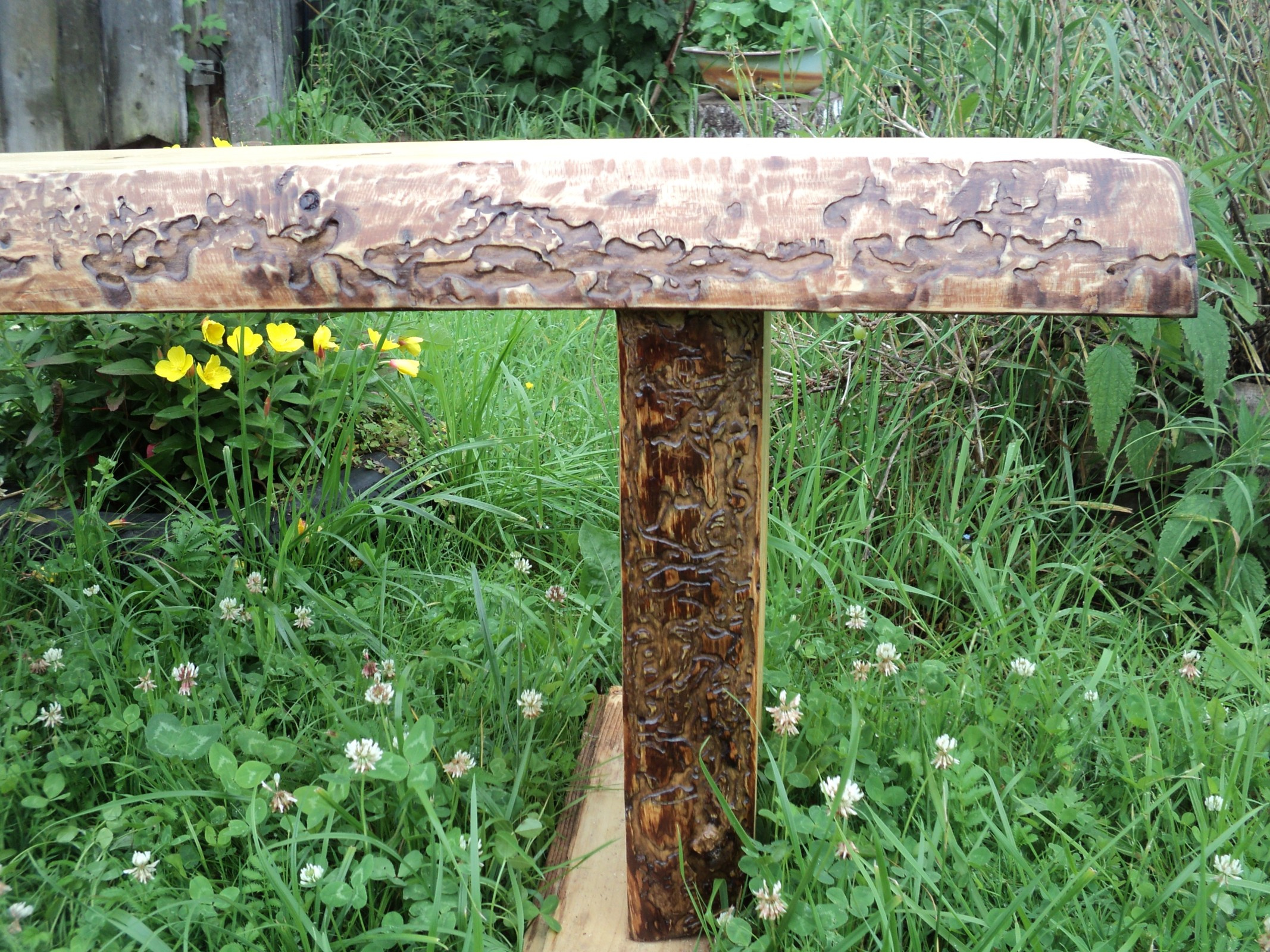 Скамейка деревянная