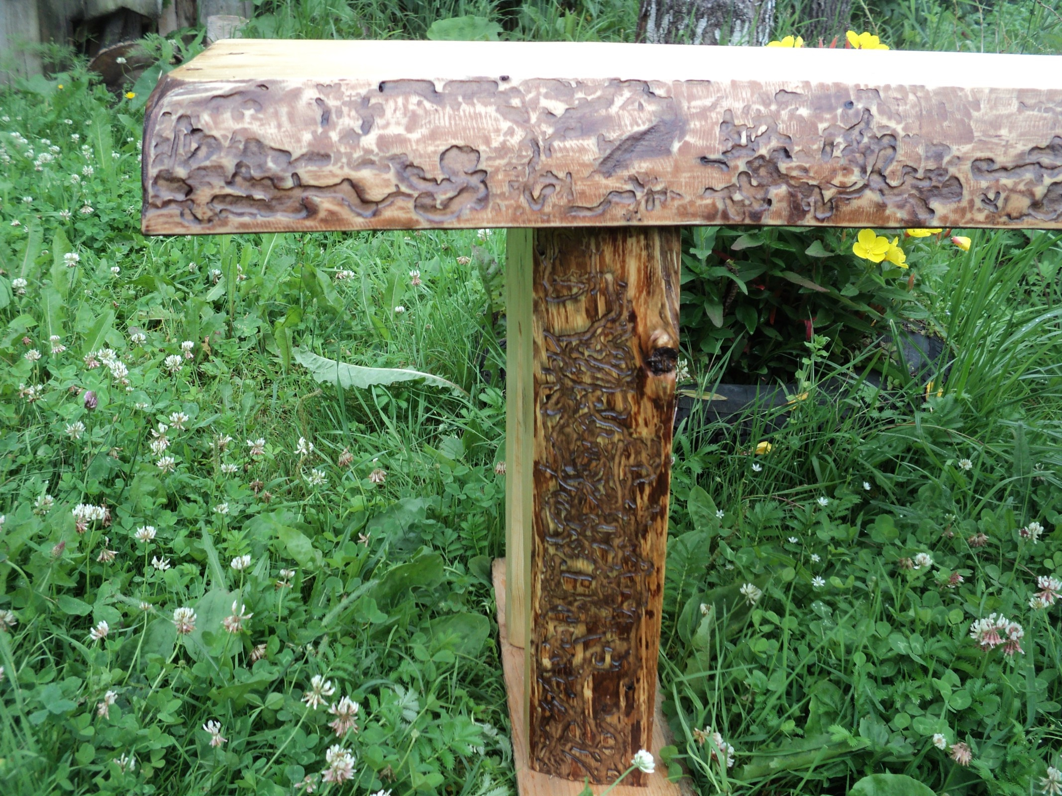 Скамейка деревянная