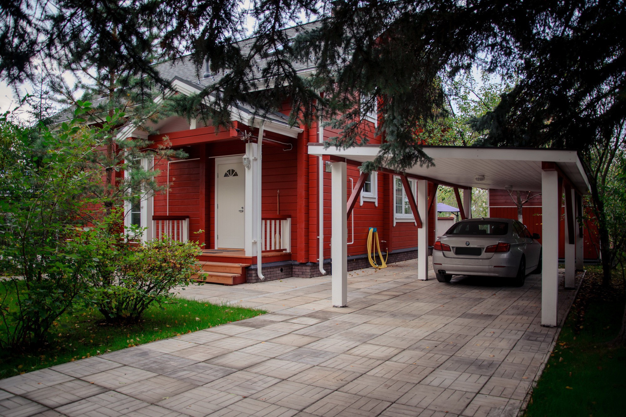 Красный дом