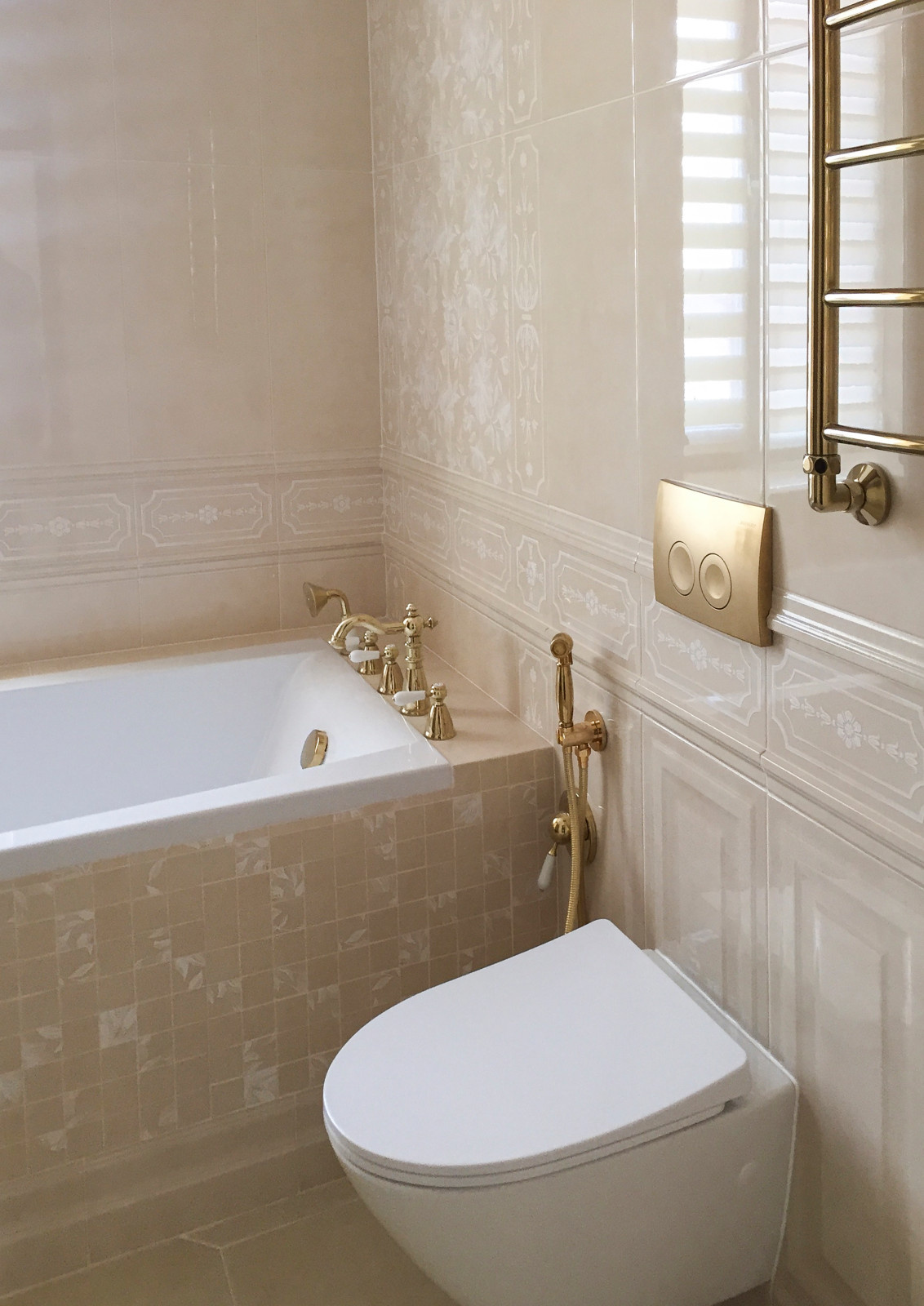 Ванная комната с окном, реализация 2019 г.