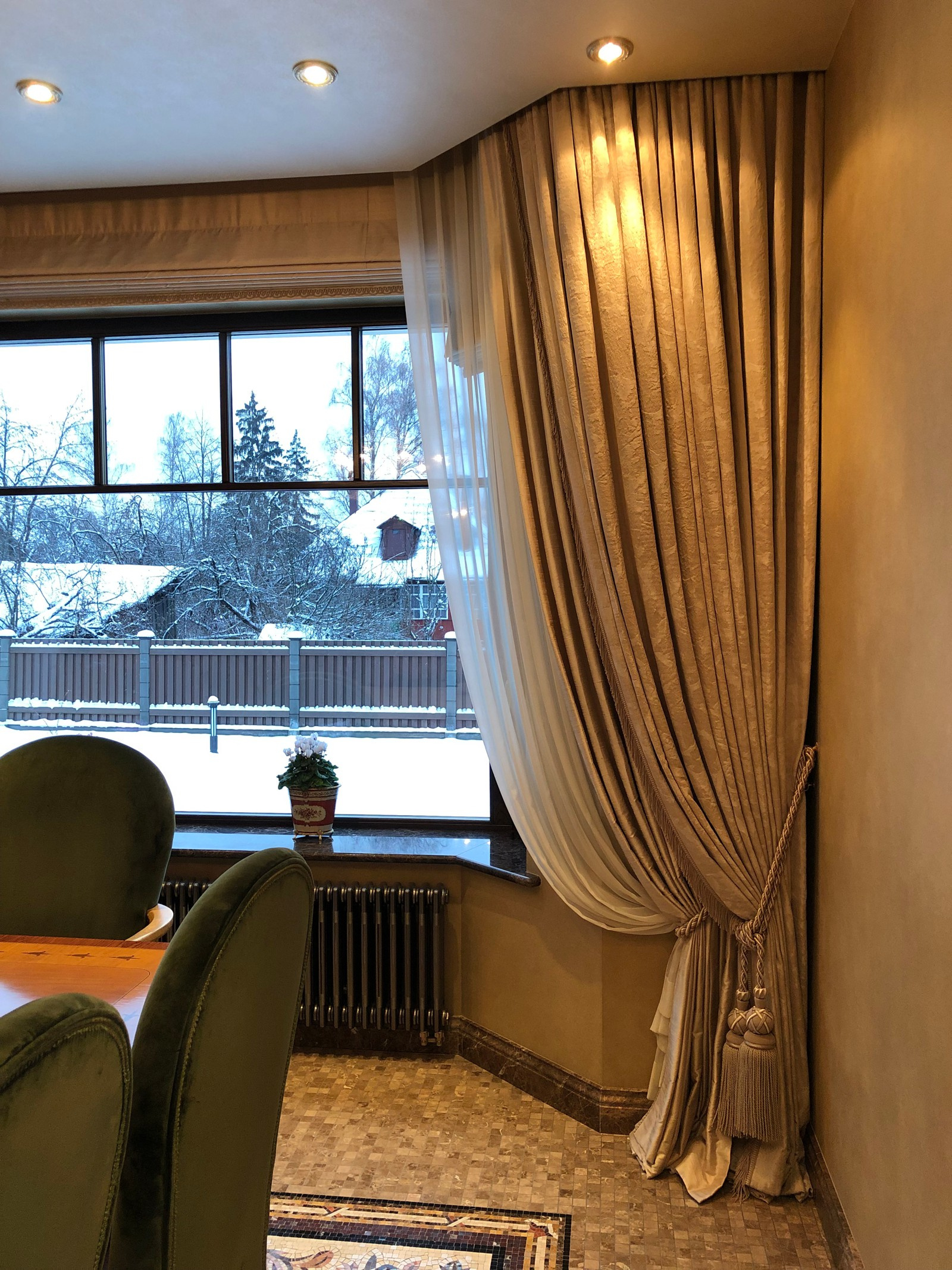 Кухня-столовая для любителей классики