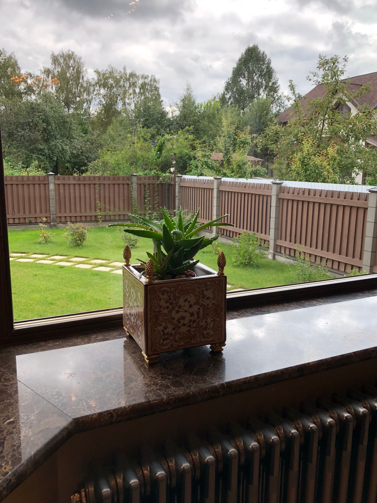 Кухня-столовая для любителей классики