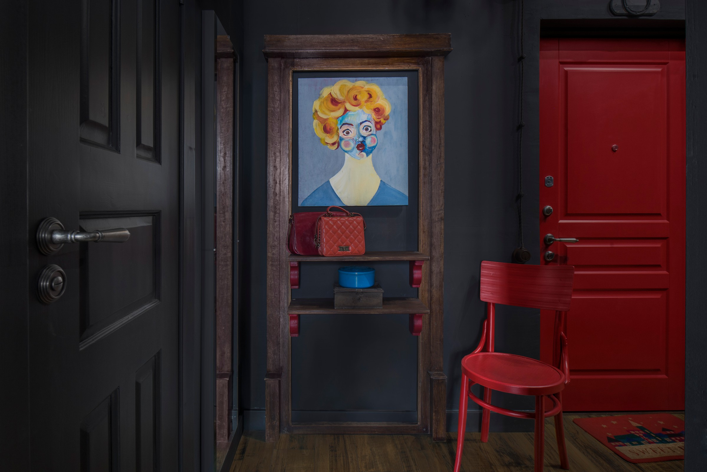 Прихожая в стиле лофт в темных тонах