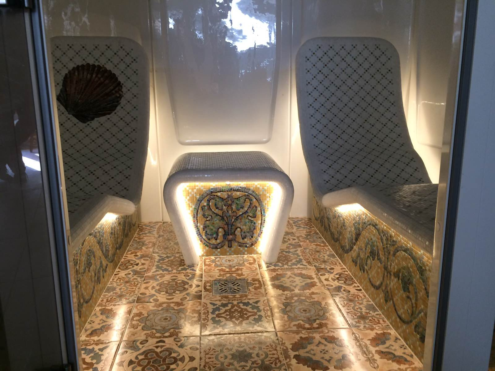 Реконструкция пластиковых СПА-кабин