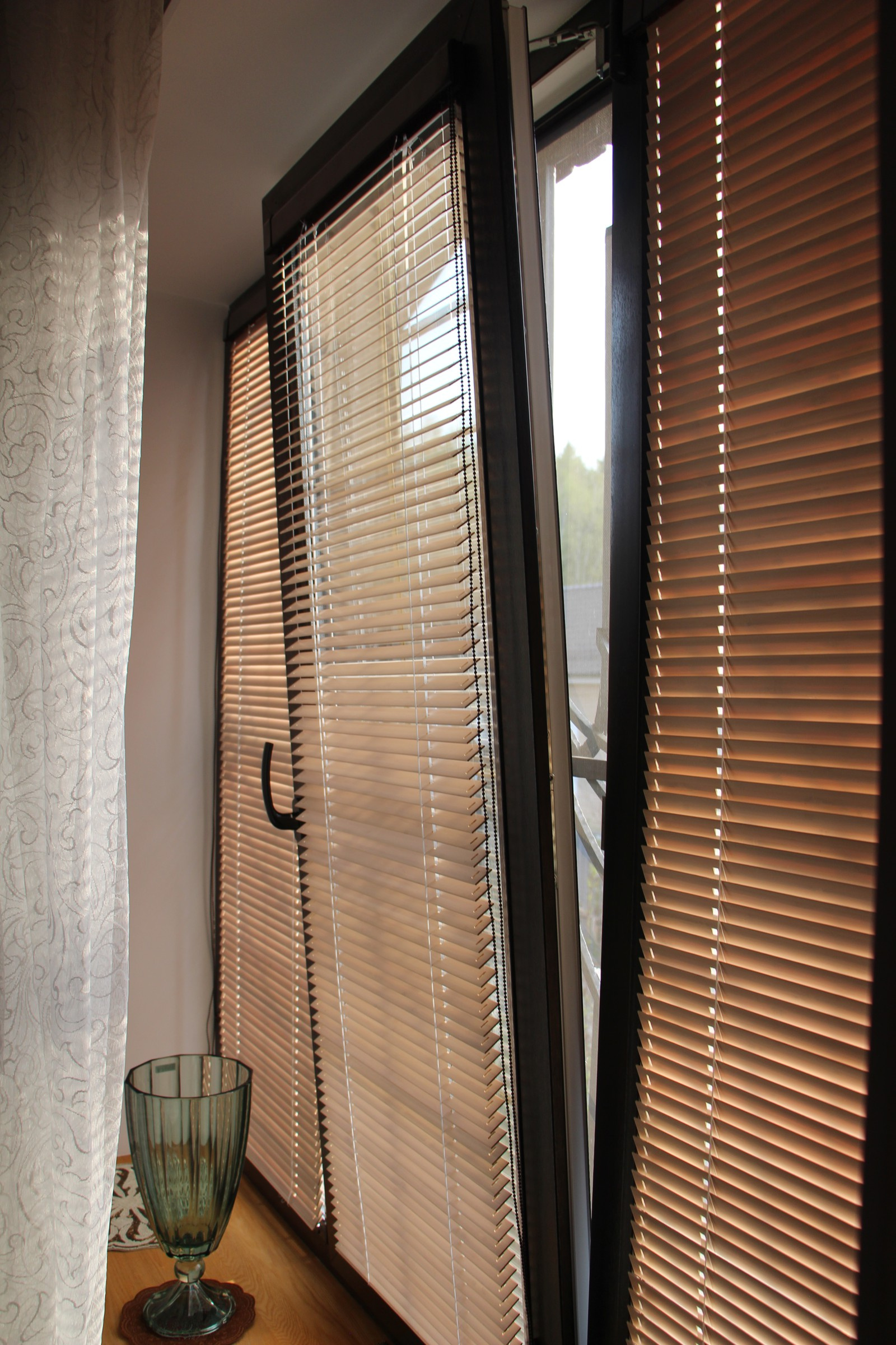 Деревянные жалюзи-стильно, модно, удобно!