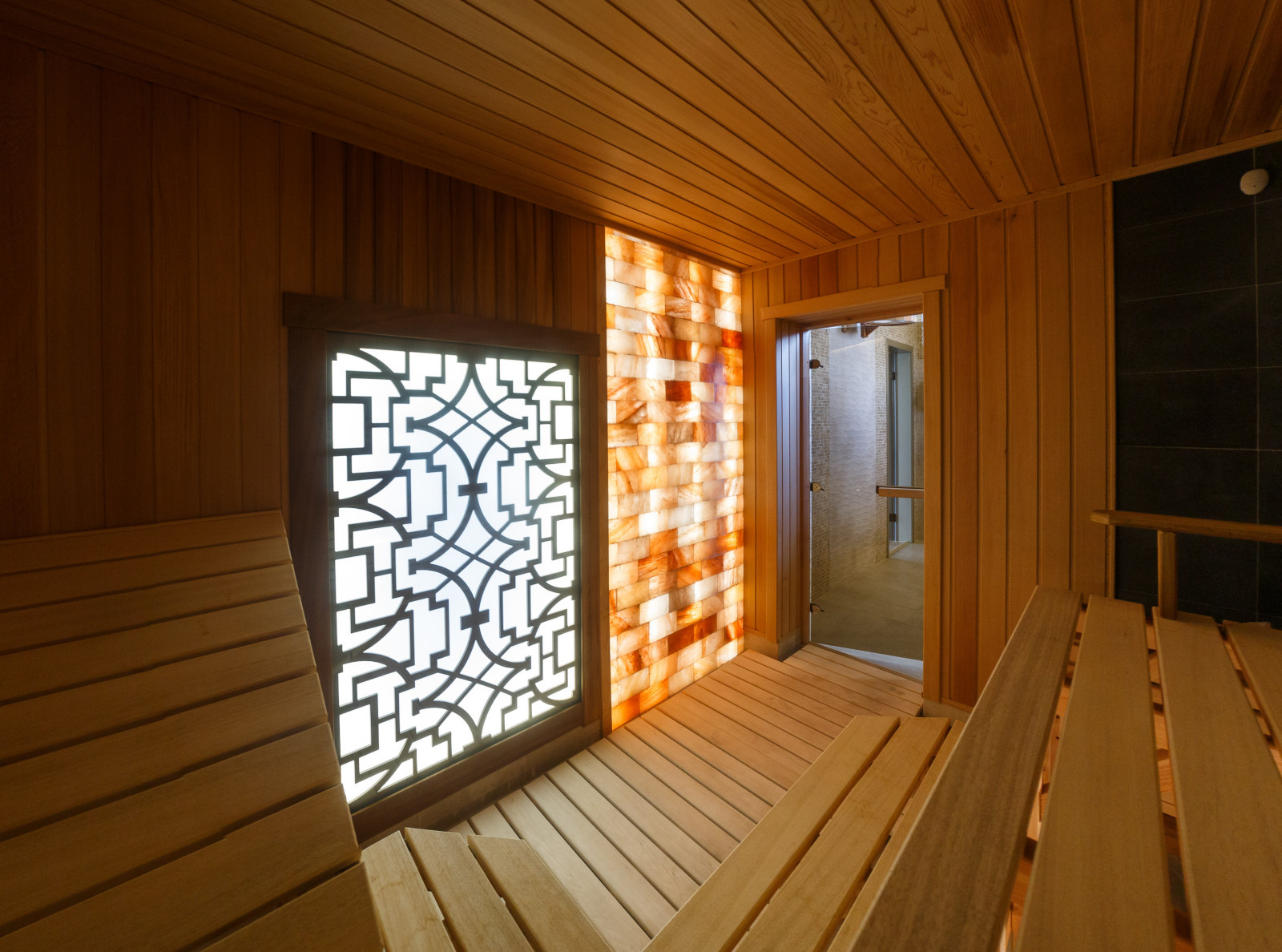 Интерьер загородного дома с двусветным пространством