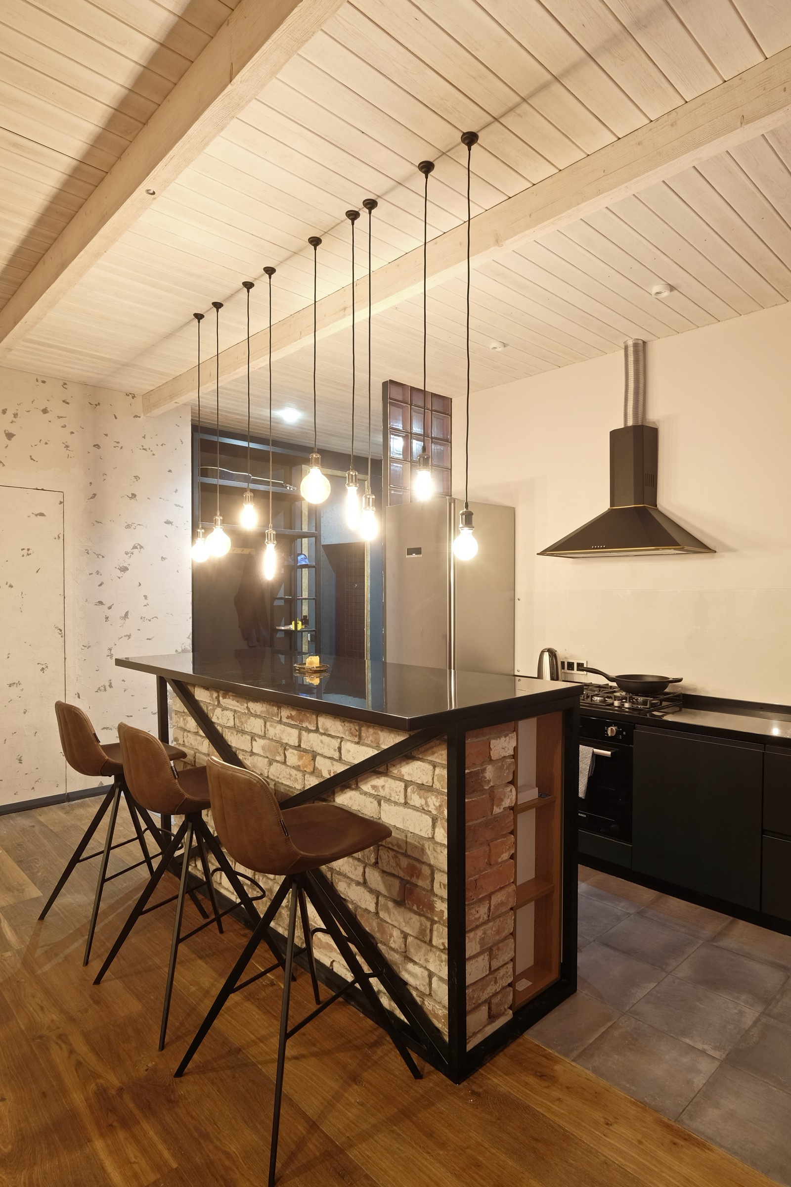 Гостиная с видом на барный стол