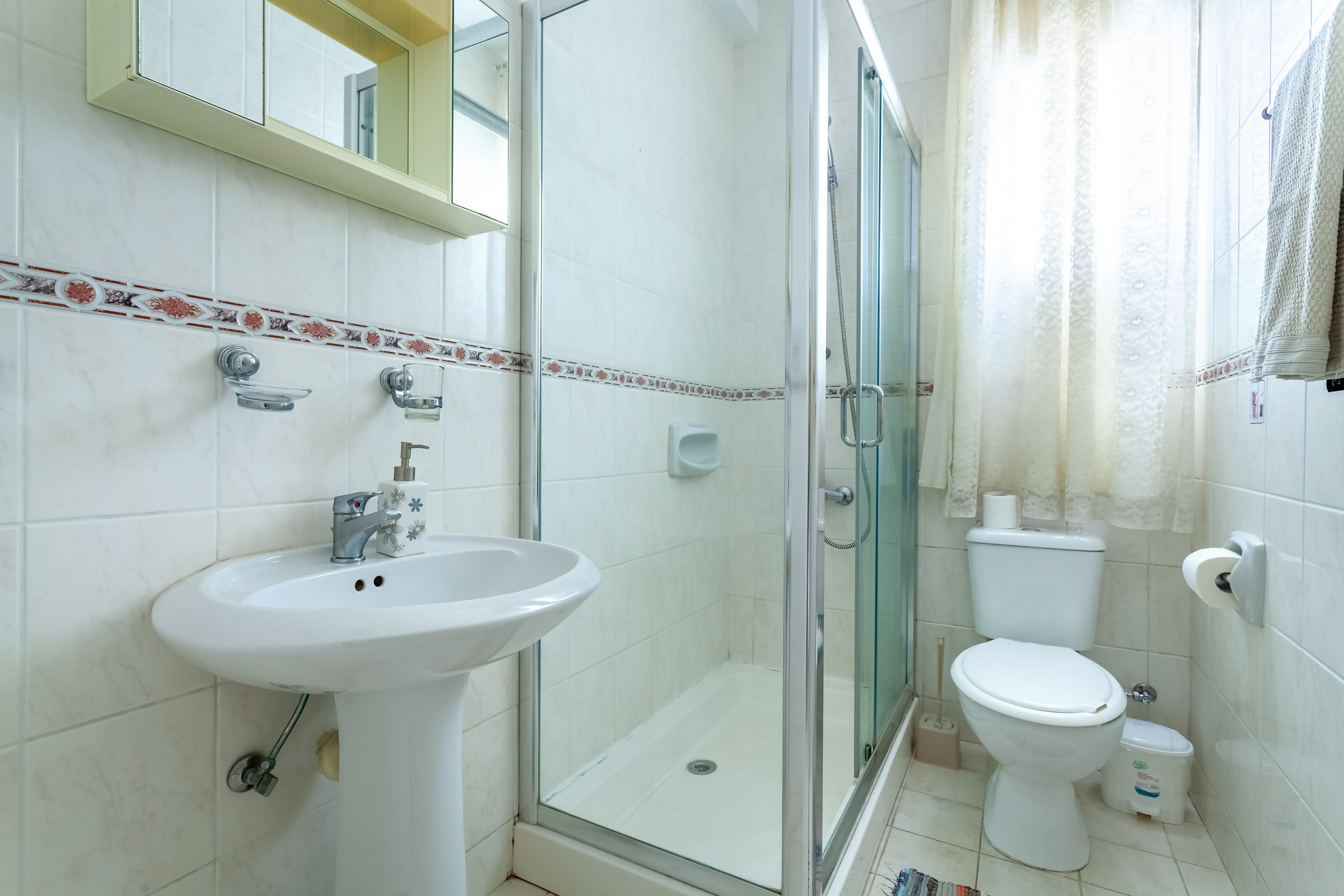 Kings Avenue Apartment
