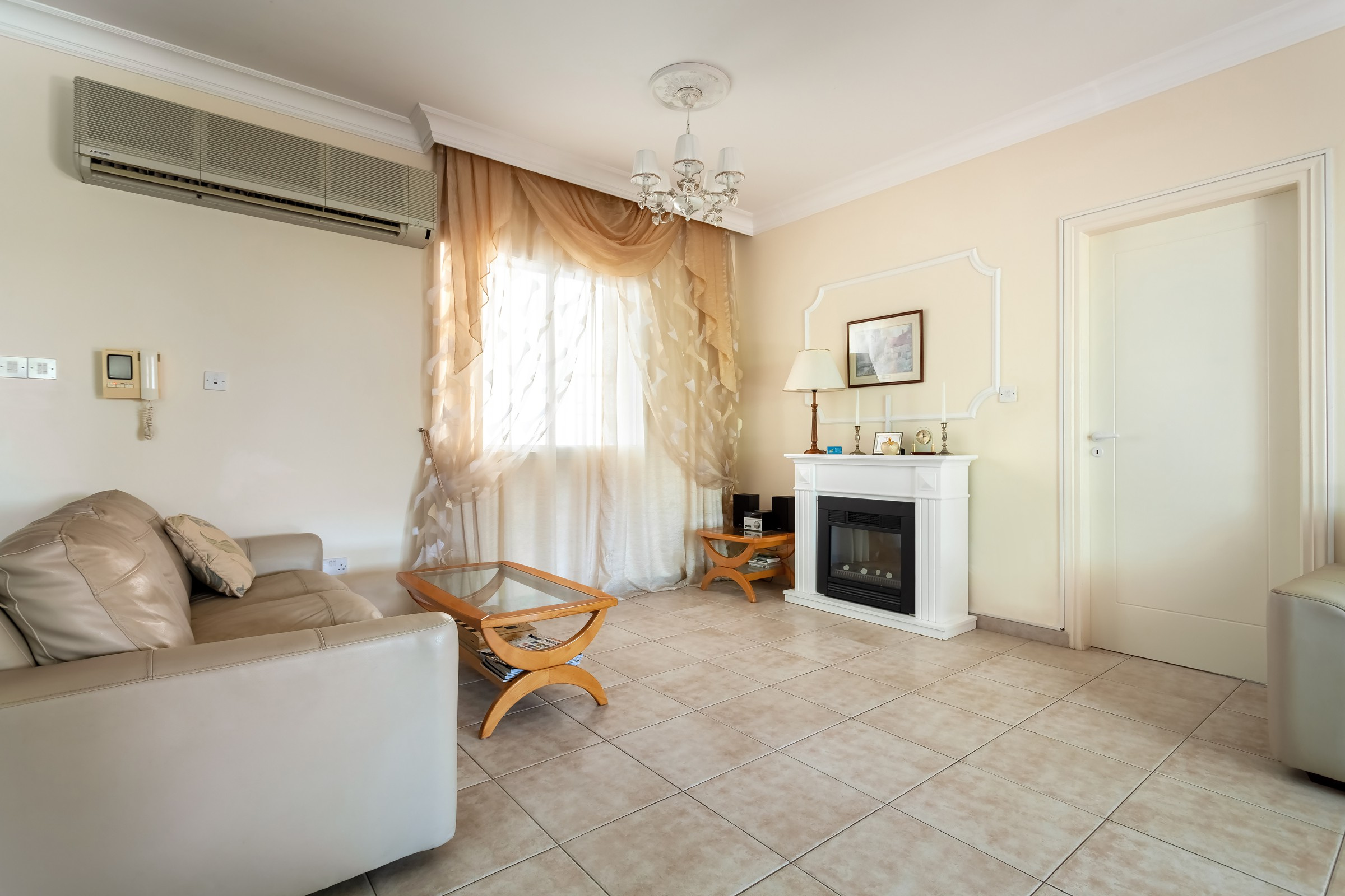 Kings Avenue Apartment