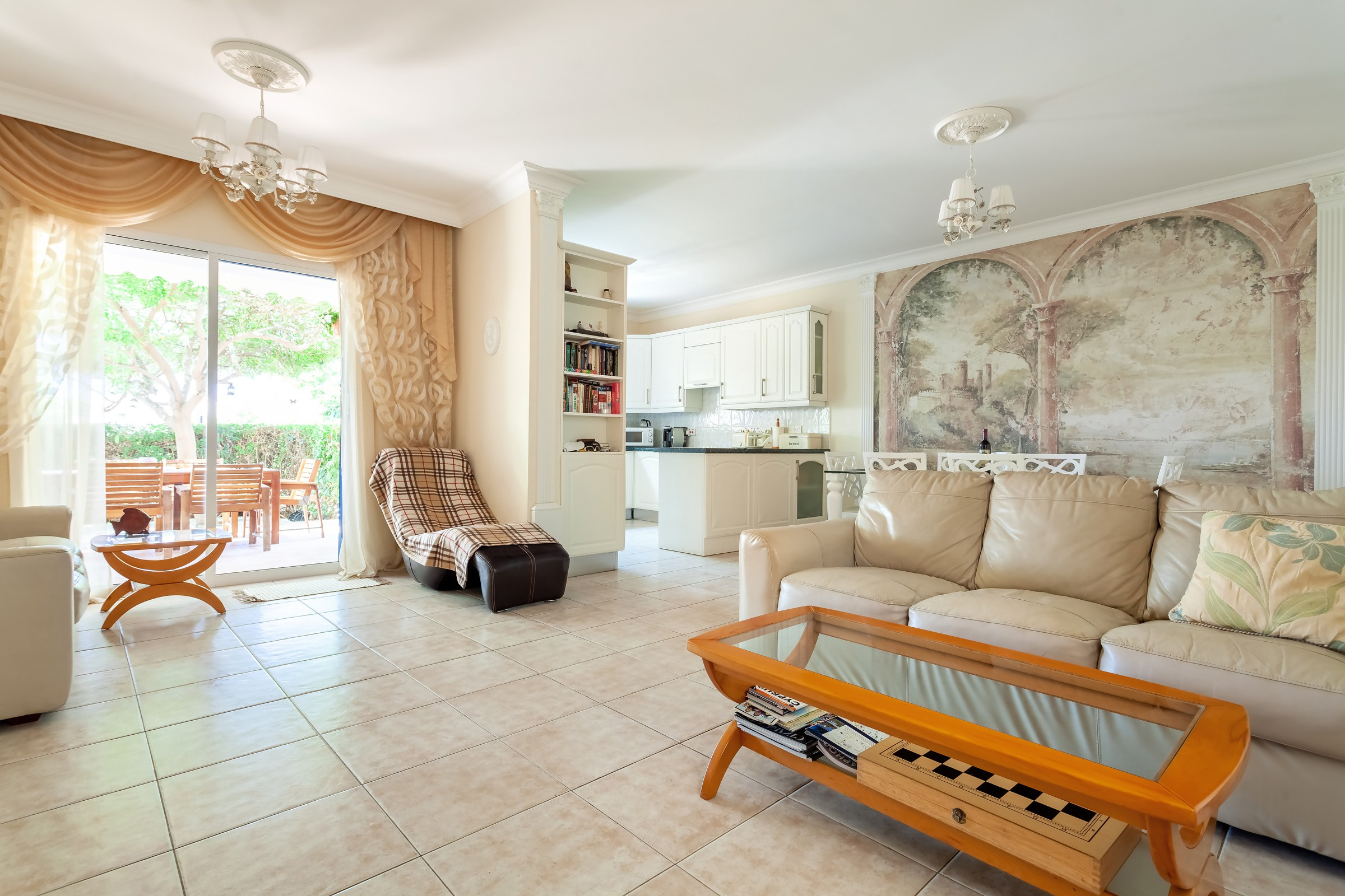 Kings Avenue Apartment
