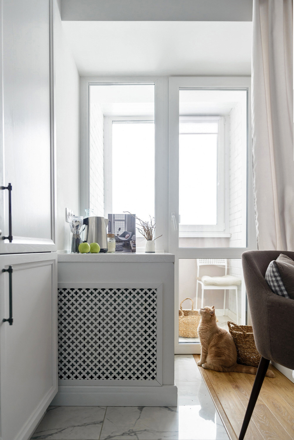 White line home