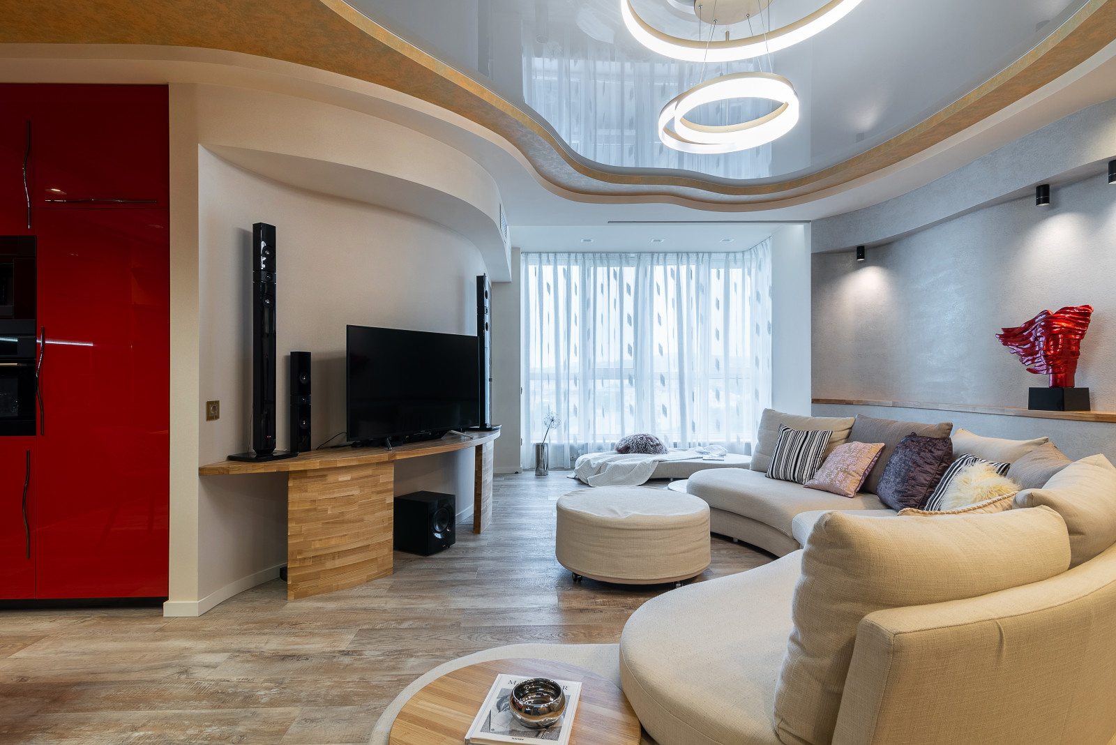 Разные полюса.