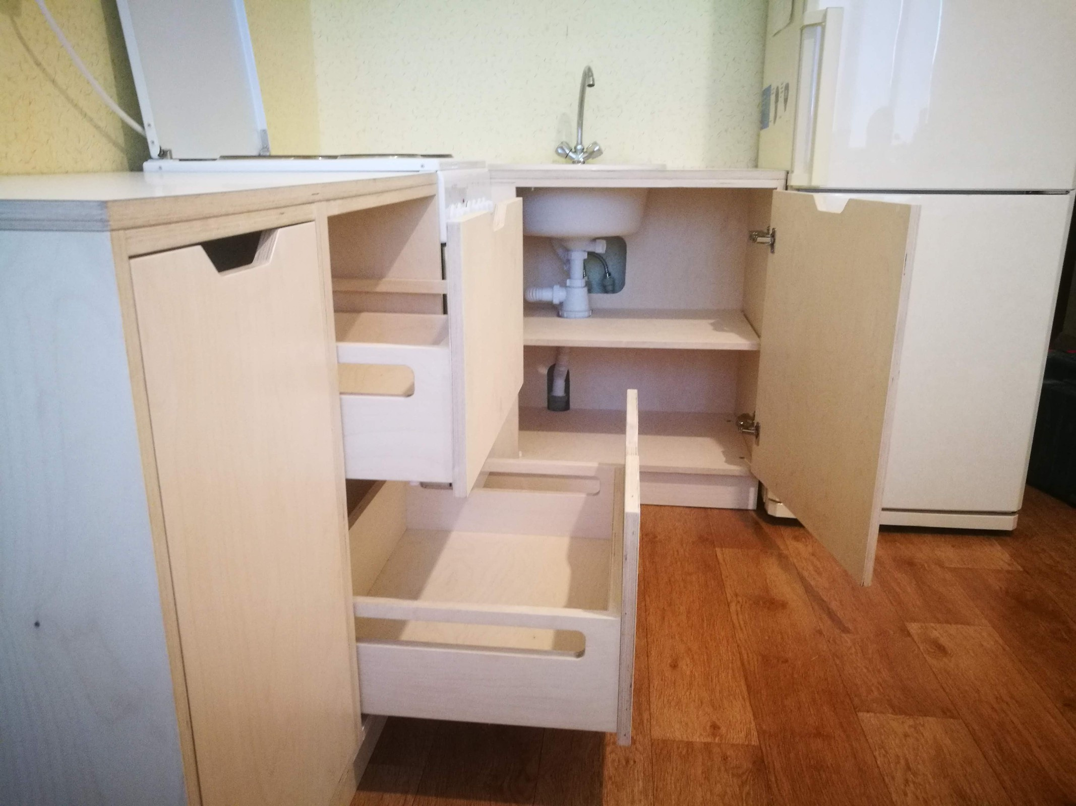Кухня из березовой фанеры в г.Минске