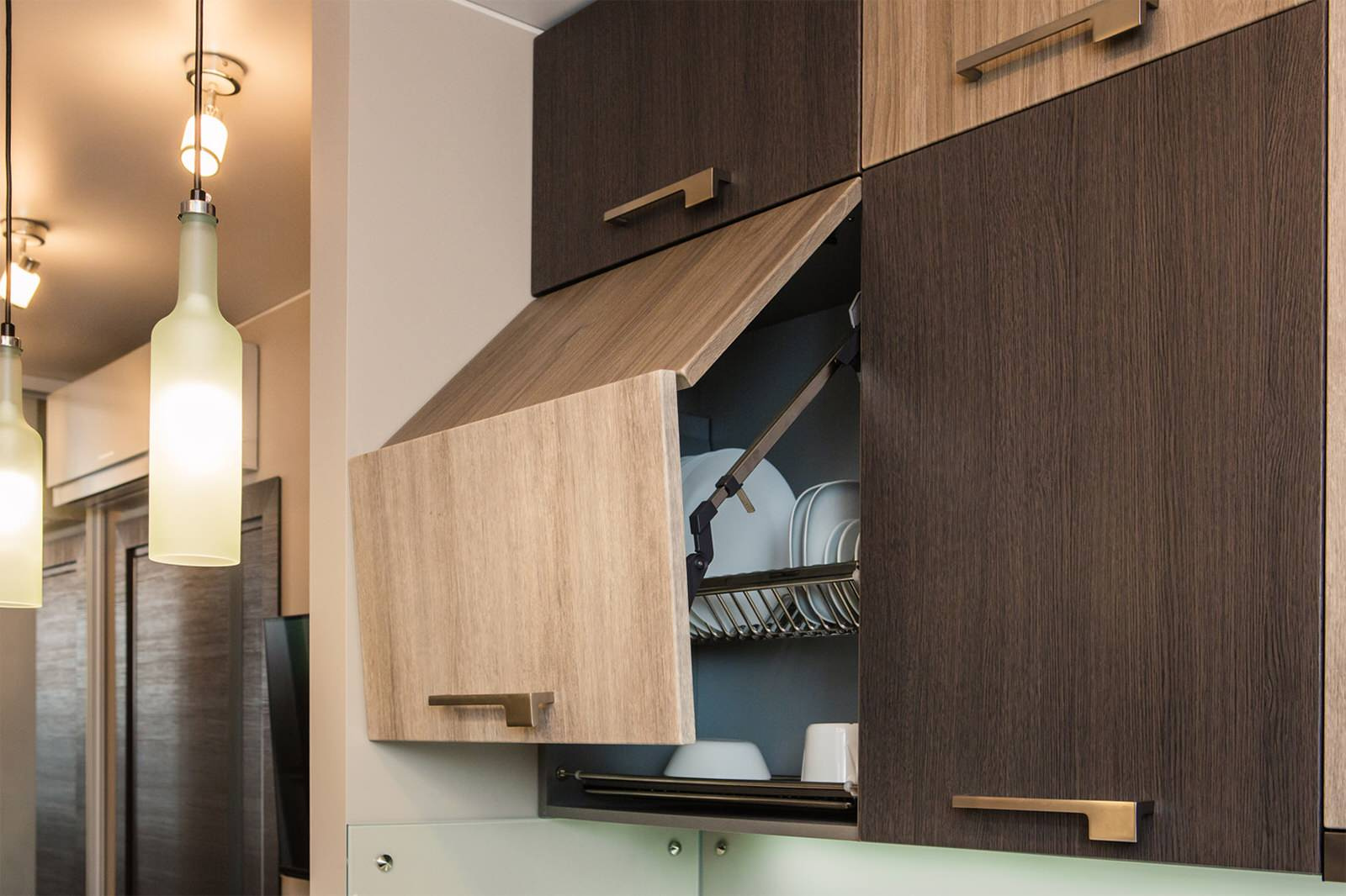Эмма с барной стойкой