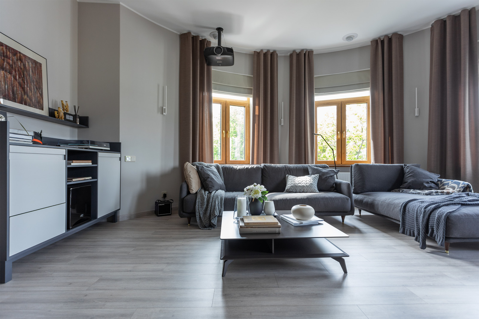 Интерьер двухуровневой квартиры в Калининграде.