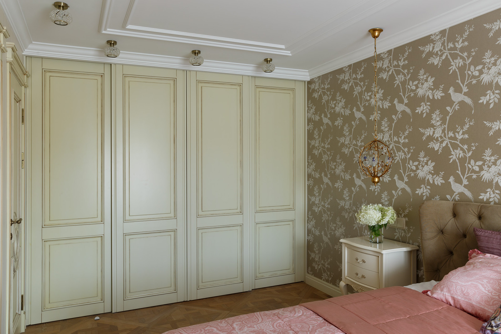 Квартира в Петродворце в классическом стиле - 124 м²
