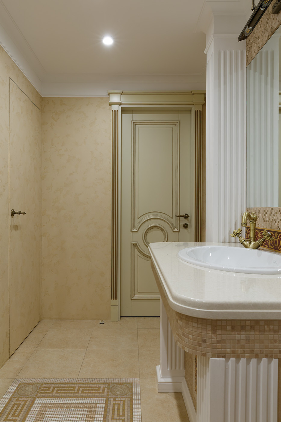 Квартира в Петродворце в классическом стиле - 124 м²