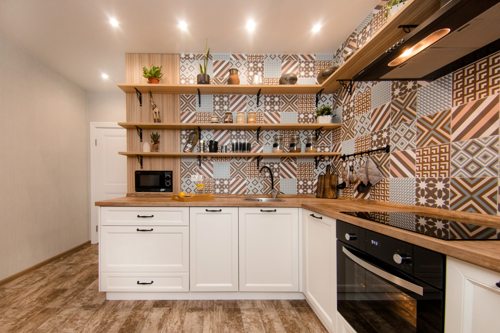 Кухня без верхних шкафов