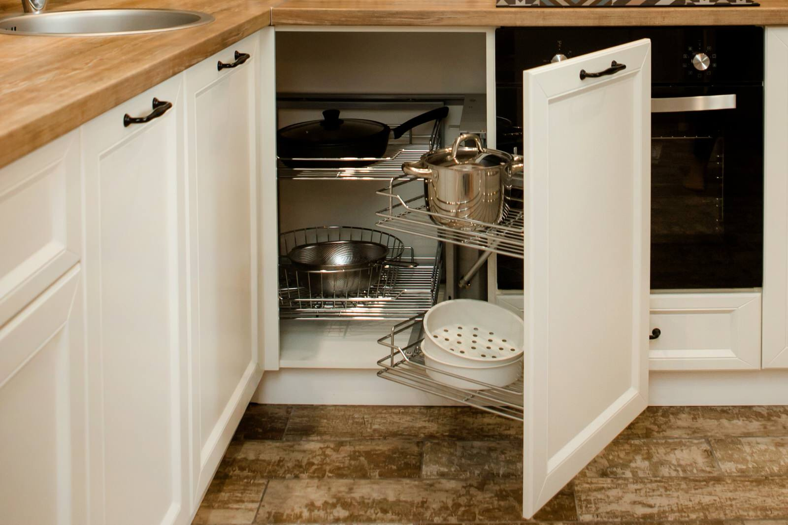 Кухня без верхних шкафов