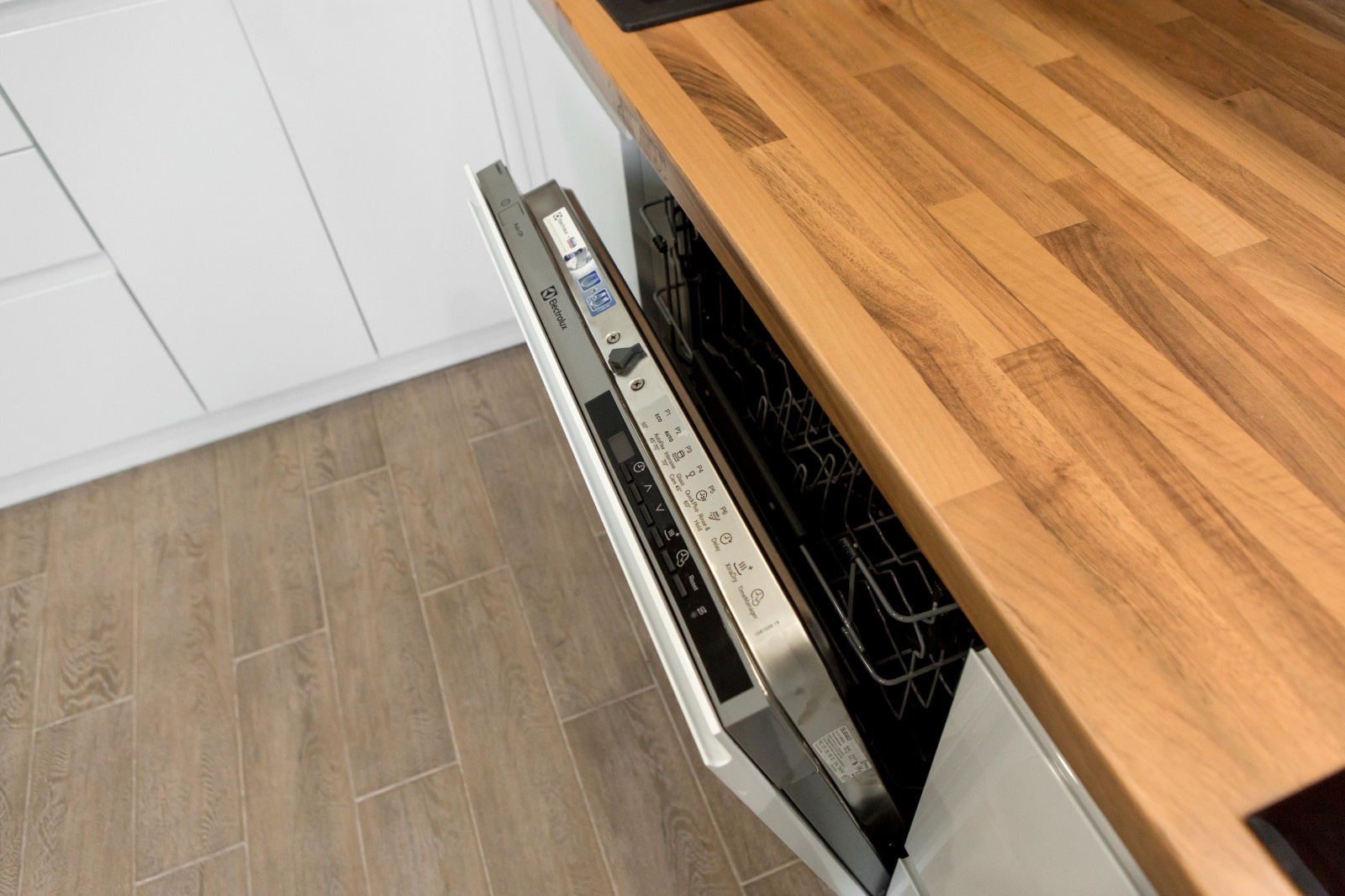 Кухня в современном стиле