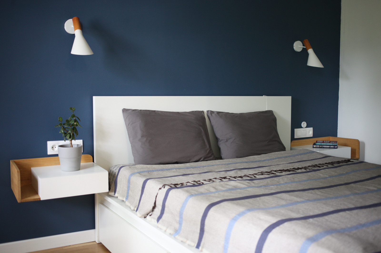 Фоновое изображение профиля Asya Kaukhchan