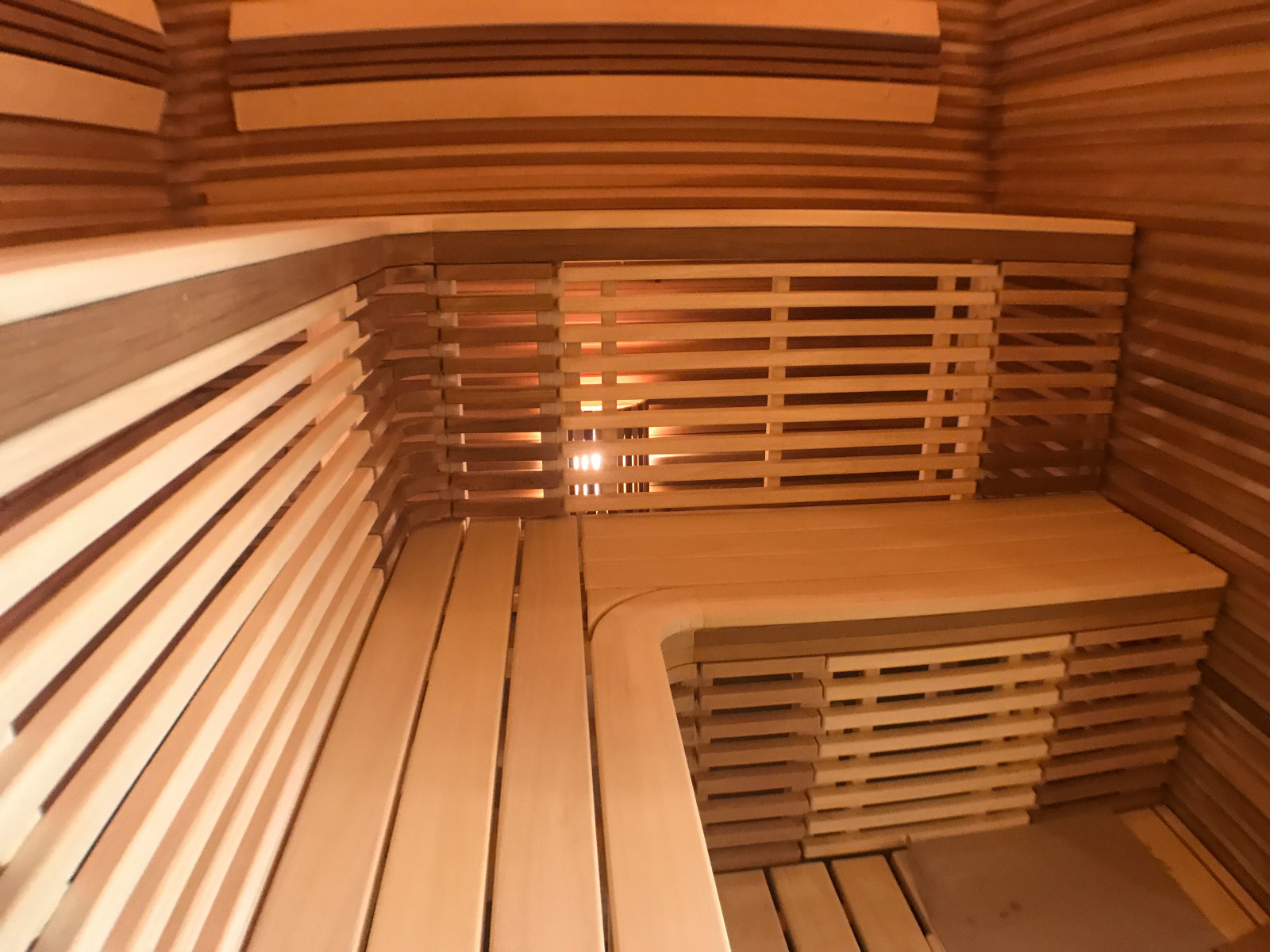 Парная из канадского кедра