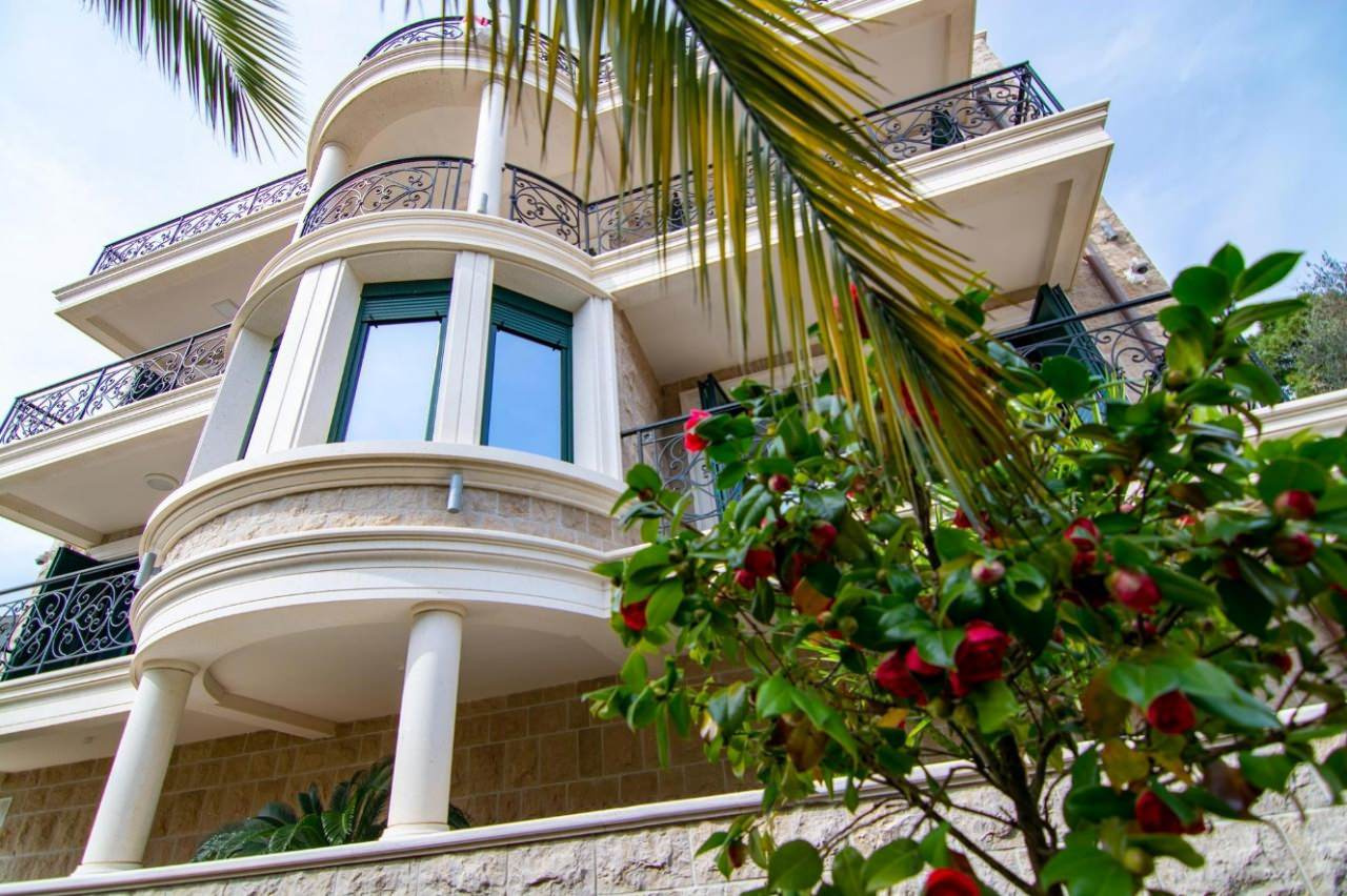 Жилой дом, Биела, Черногория