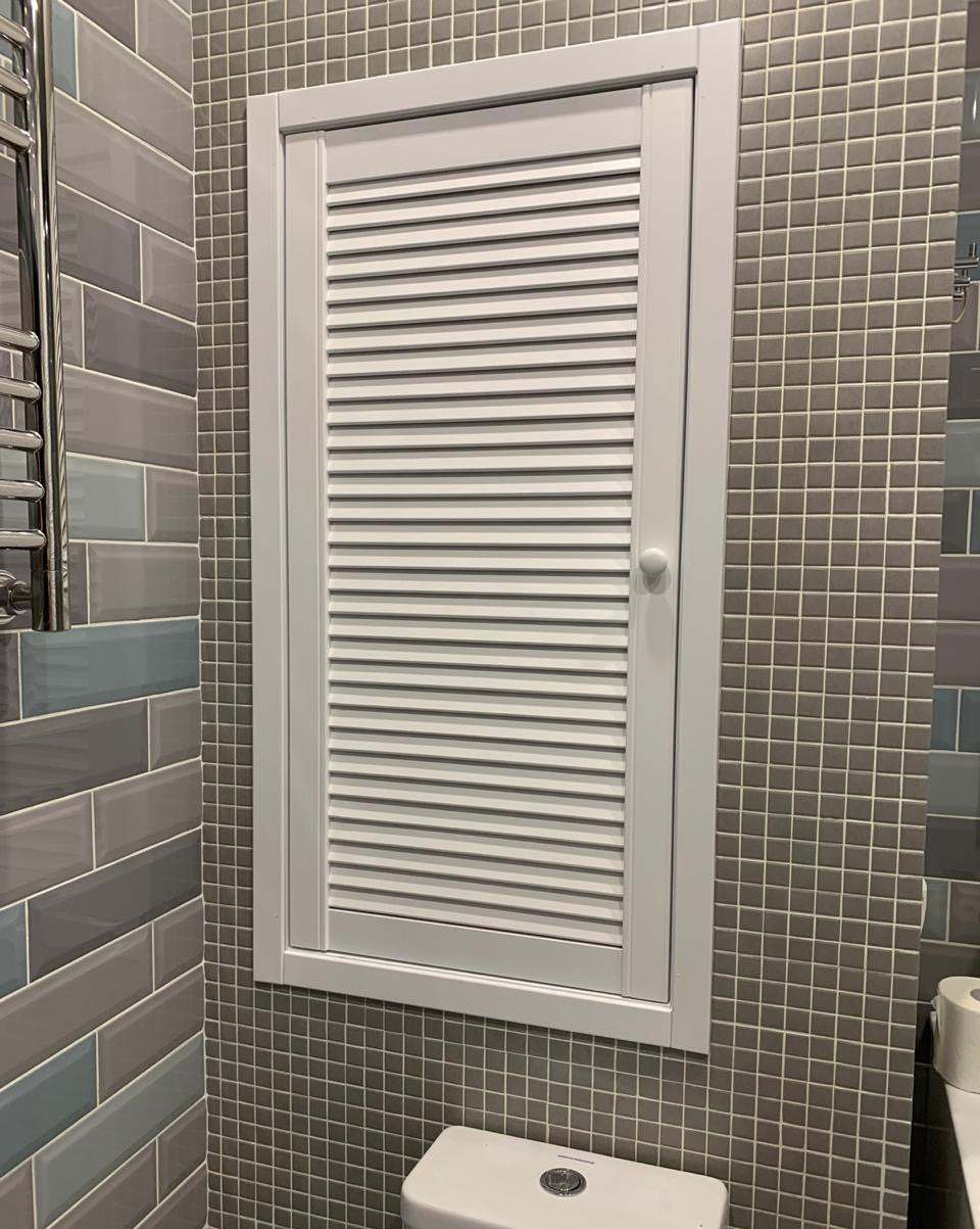 Двери в нишу ванной и в сантехнический шкаф для Анны