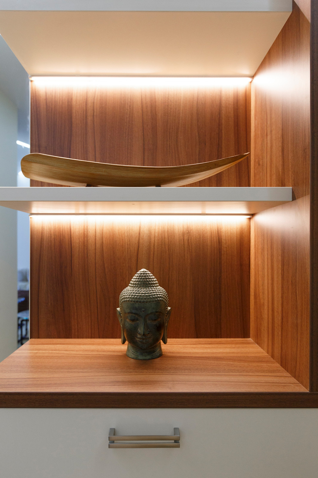 Полки. Shelves