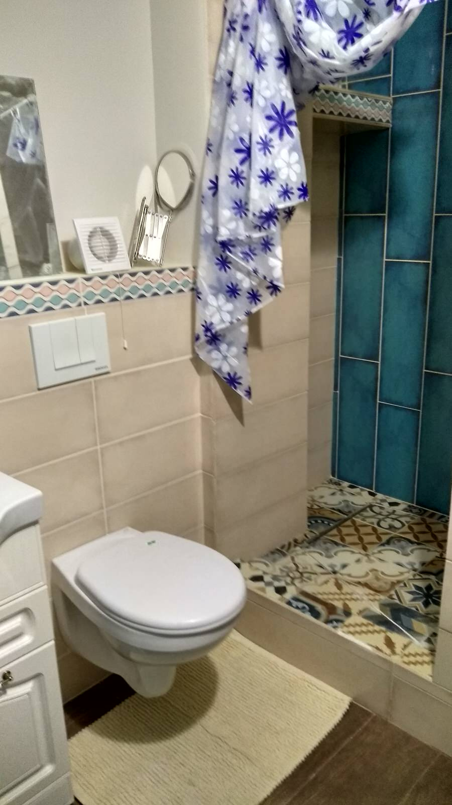 Ванная комната со встроенной душевой