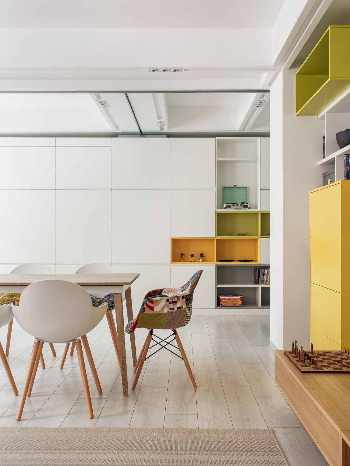 Белая квартира на Самарской площади