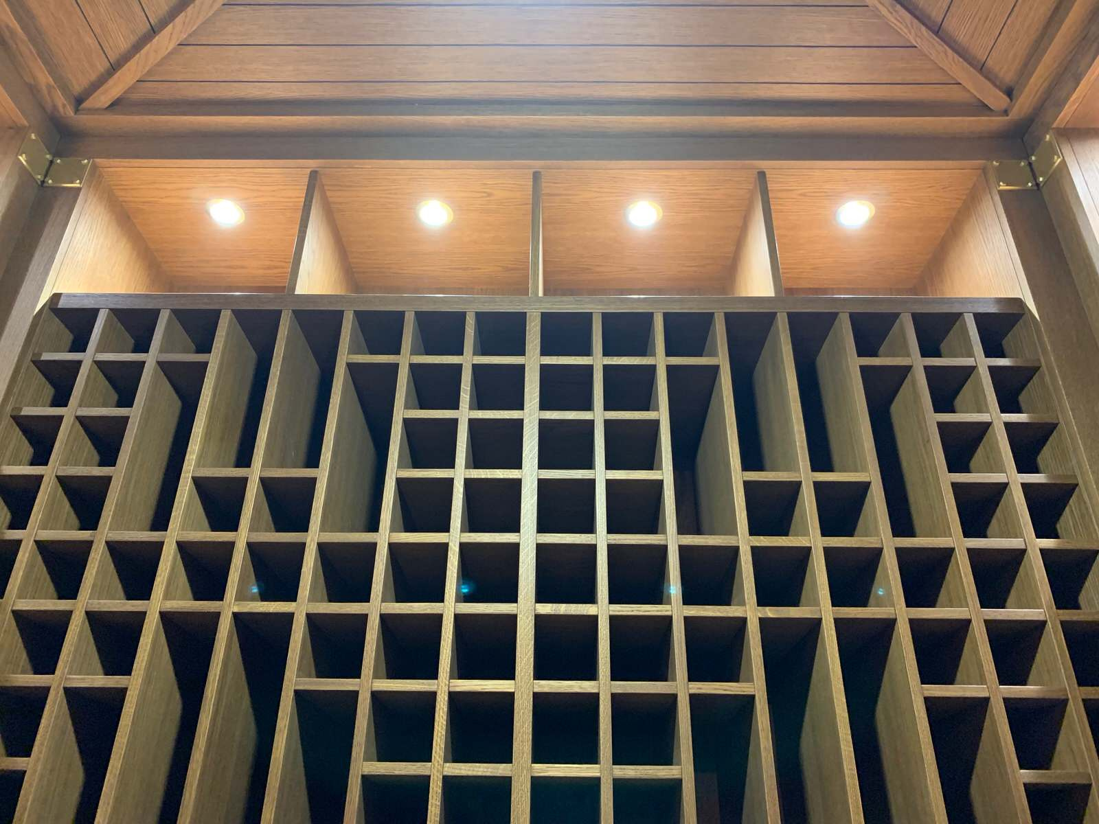 Винный погреб на 600 бутылок