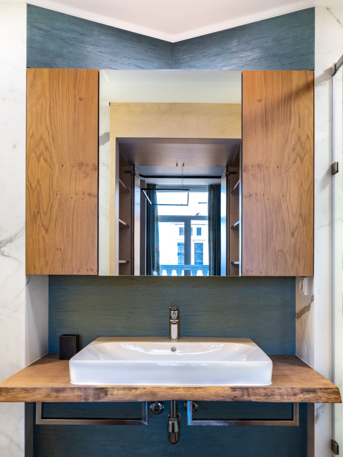 Houzz тур: Эклектичный лофт в «сталинке»