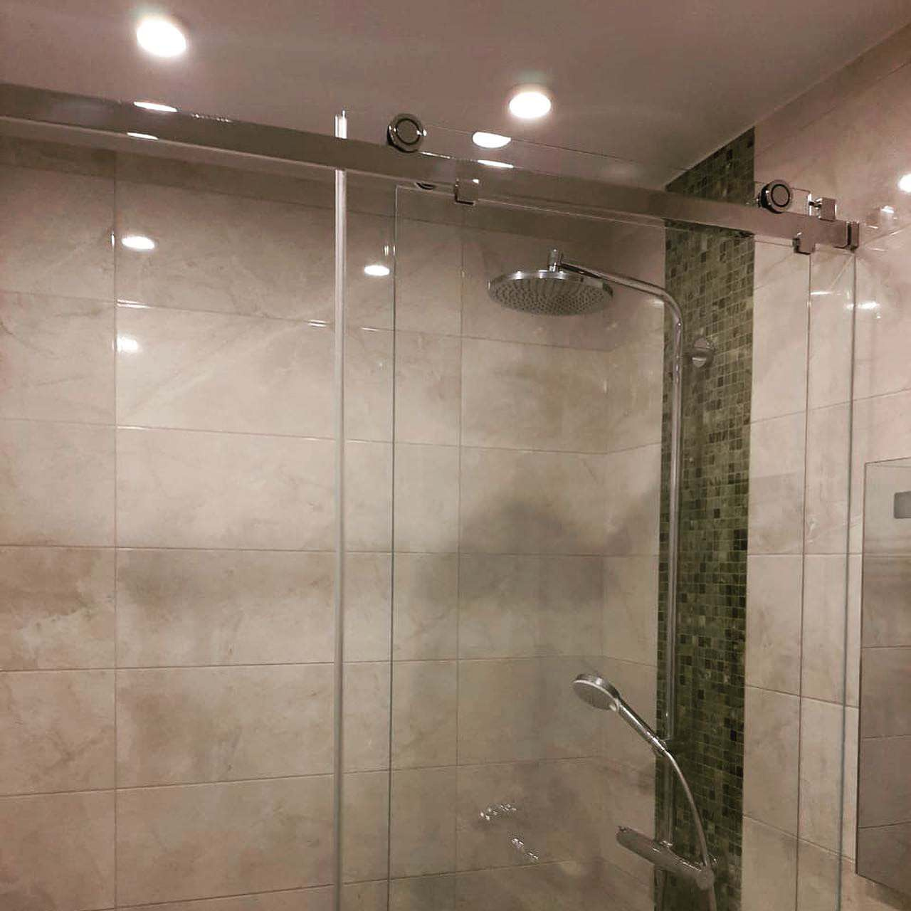 Раздвижная душевая перегородка из стекла Claro от MWE Германия