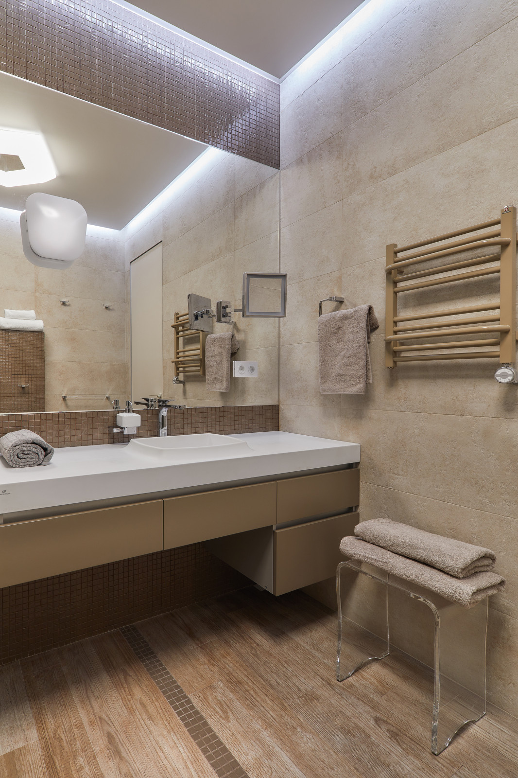 Квартира с видом на городскую набережную