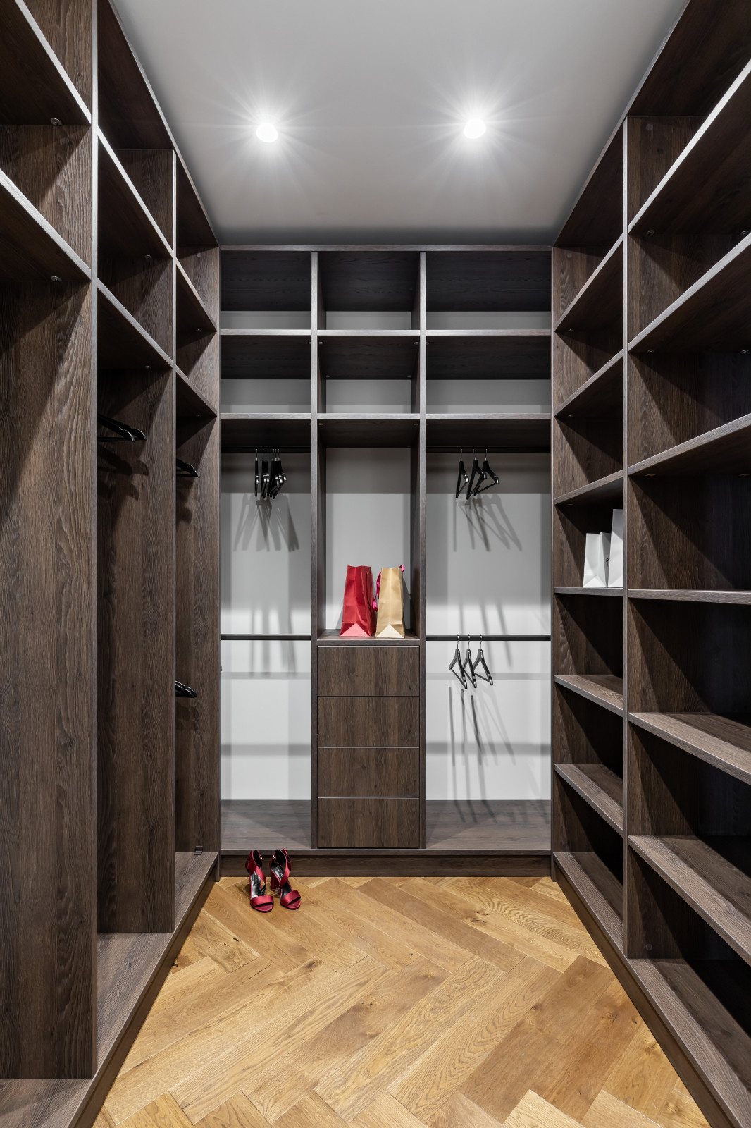 Трехкомнатная квартира на Крестовском острове