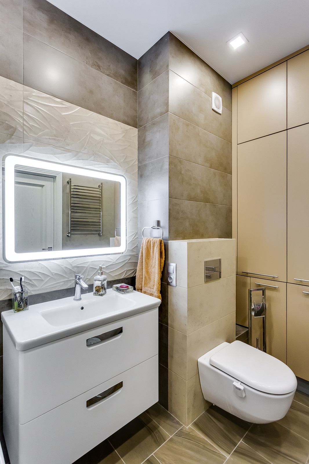 Союз белого и черного в интерьере квартиры