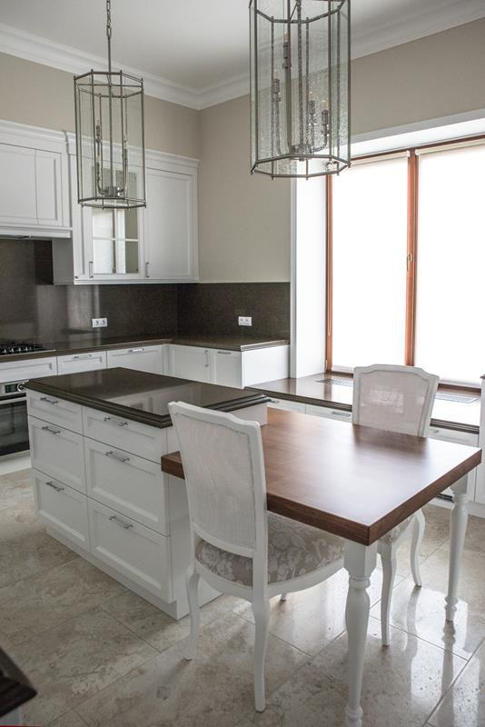 Столярные изделия в коттедж : лестницы, мебель, двери и тд.