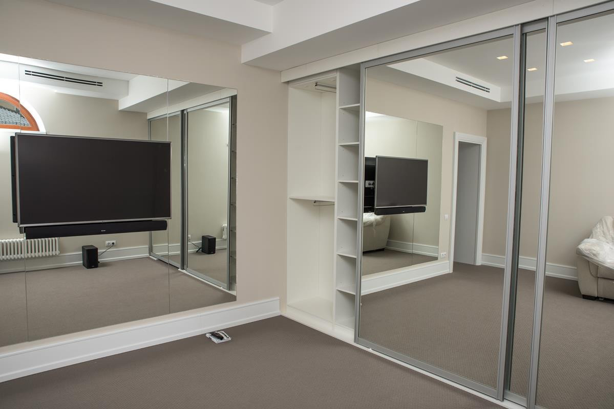 Столярные изделия в коттедж : лестницы, мебель, двери и тд.