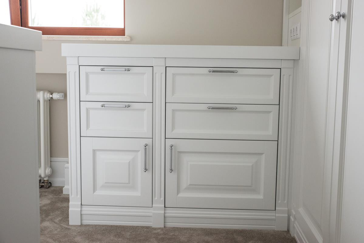 Столярные изделия в коттедж : лестницы, мебель, двери и тд.