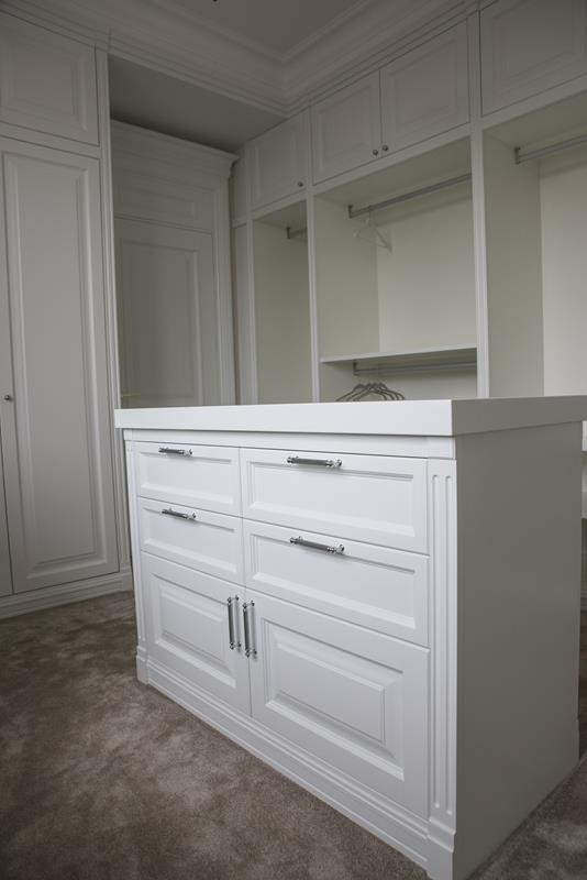 Столярные изделия в коттедж : лестницы, мебель, двери и тд.