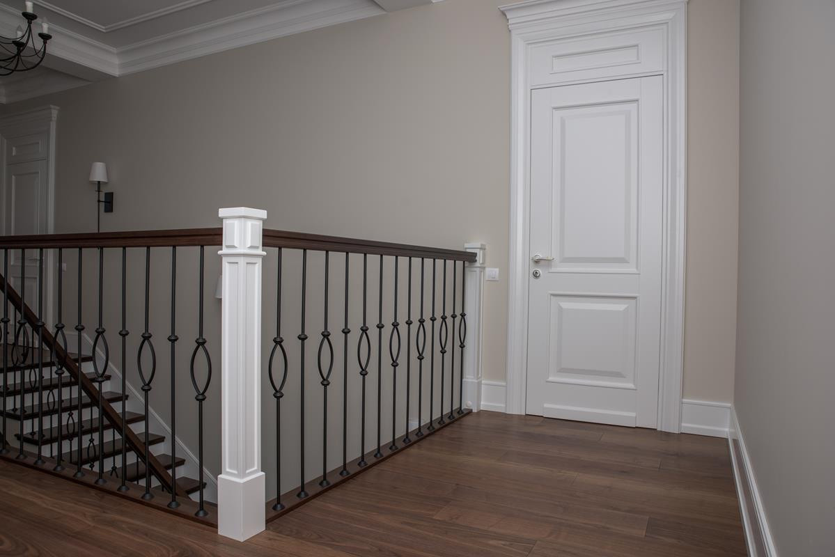 Столярные изделия в коттедж : лестницы, мебель, двери и тд.